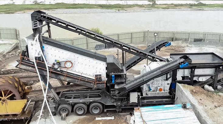 江西客戶移動破碎站現(xiàn)場